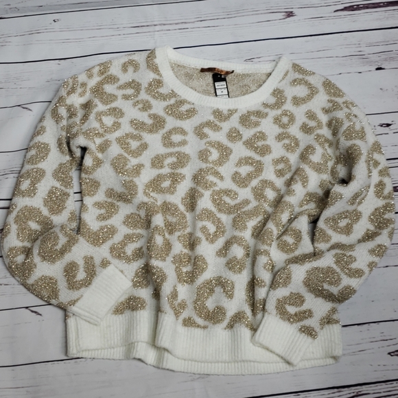 Belldini Sweaters - Belldini m sweater animal print winter white gold